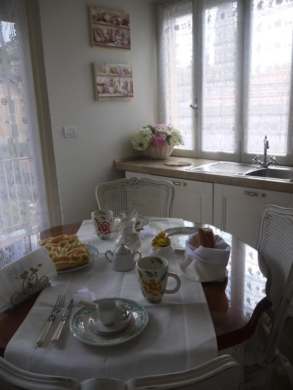 Casa Grandis Dimora Di Charme Nel Cuore Di Bordighera Apartment Room photo